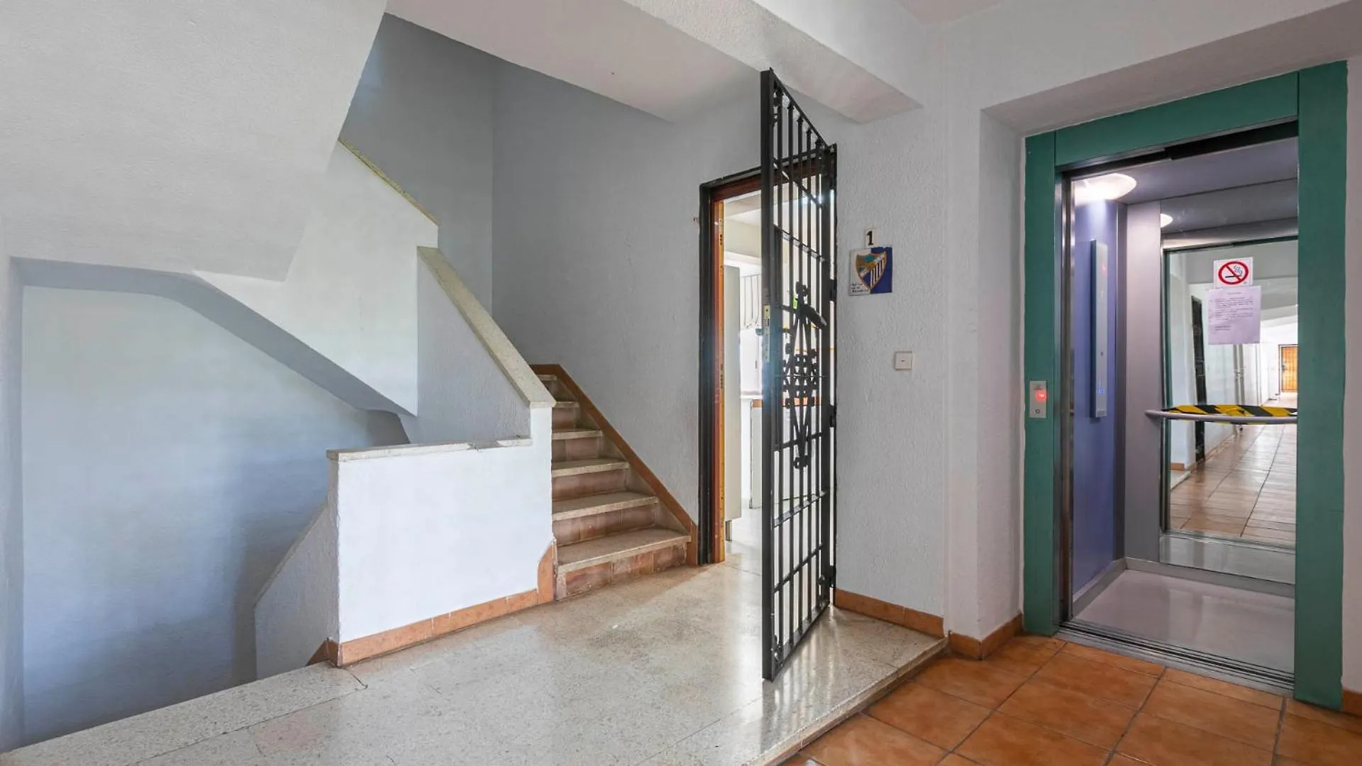 Plaza Pedro - Apartamento En Nueva Andalucia マルベーリャ アパート